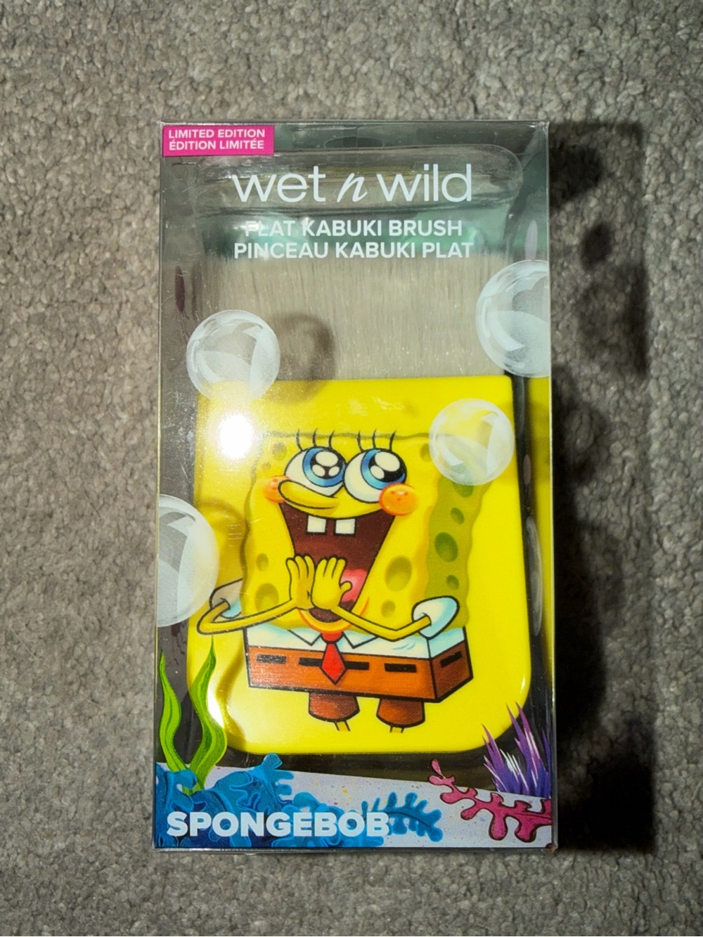 wet n wild SpongeBob Flat Kabuki Brush - Yellow